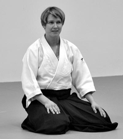 Anita in ihrem Dojo in Darmstadt.